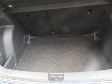 Fotografie 17 des Skoda Fabia Ambition 1.0 MPi Bluetooth SmartLink Touch