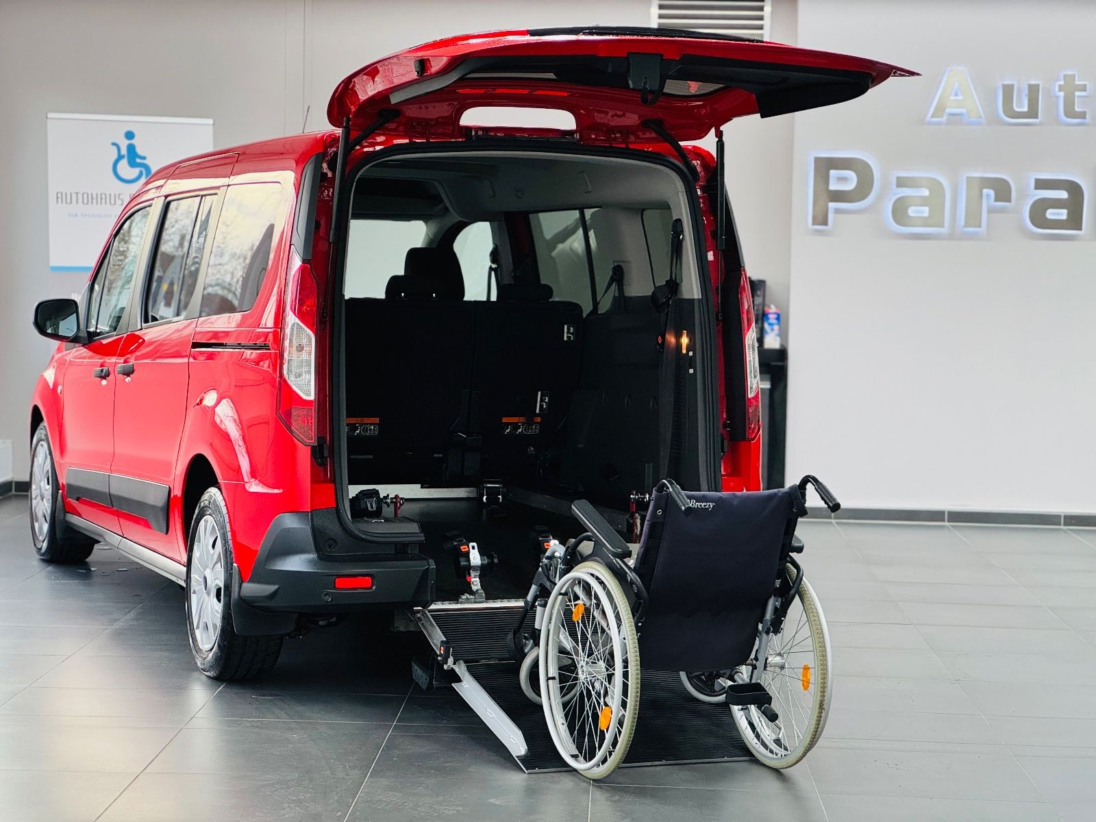 Ford Transit Connect lang XL Behindertengerecht-Rampe