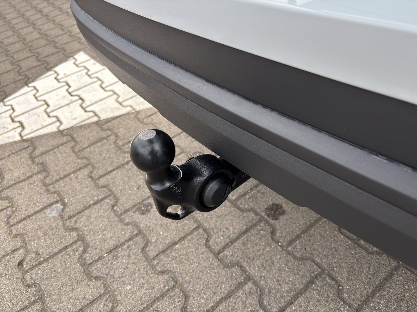 Fahrzeugabbildung SKODA Karoq Balance 1,5 TSI 110 kW DSG MATRIX/RFK/AHK