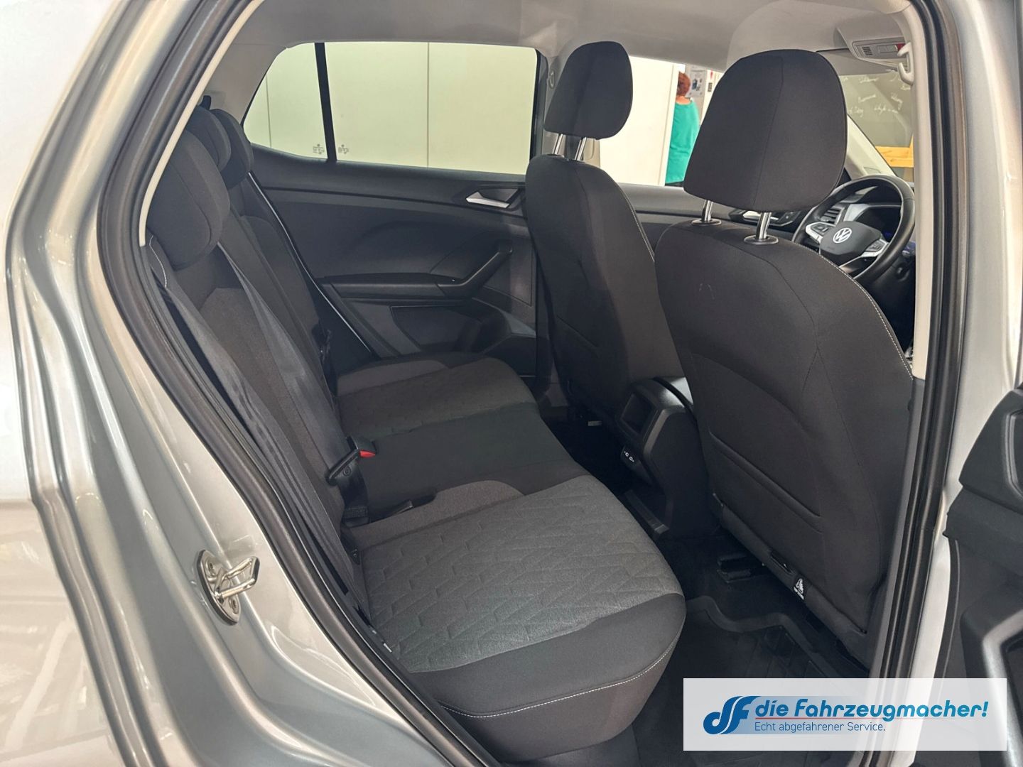 Fahrzeugabbildung Volkswagen T-Cross 1.0 TSI 85 kW Life Digitales Cockpit LED