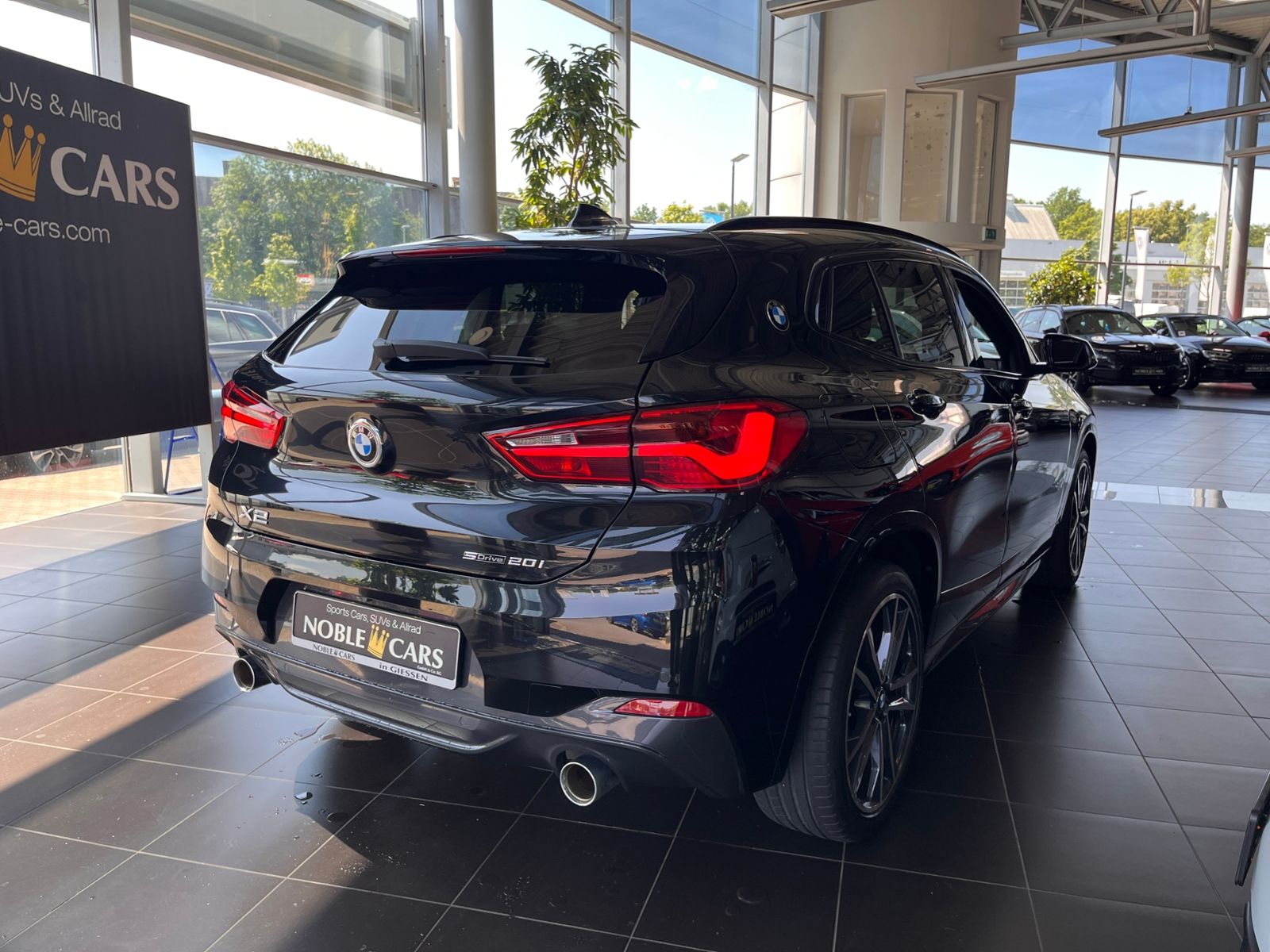 Fahrzeugabbildung BMW X2 sDrive 20 i M Sport Shadow LED NAV SHZ RFK