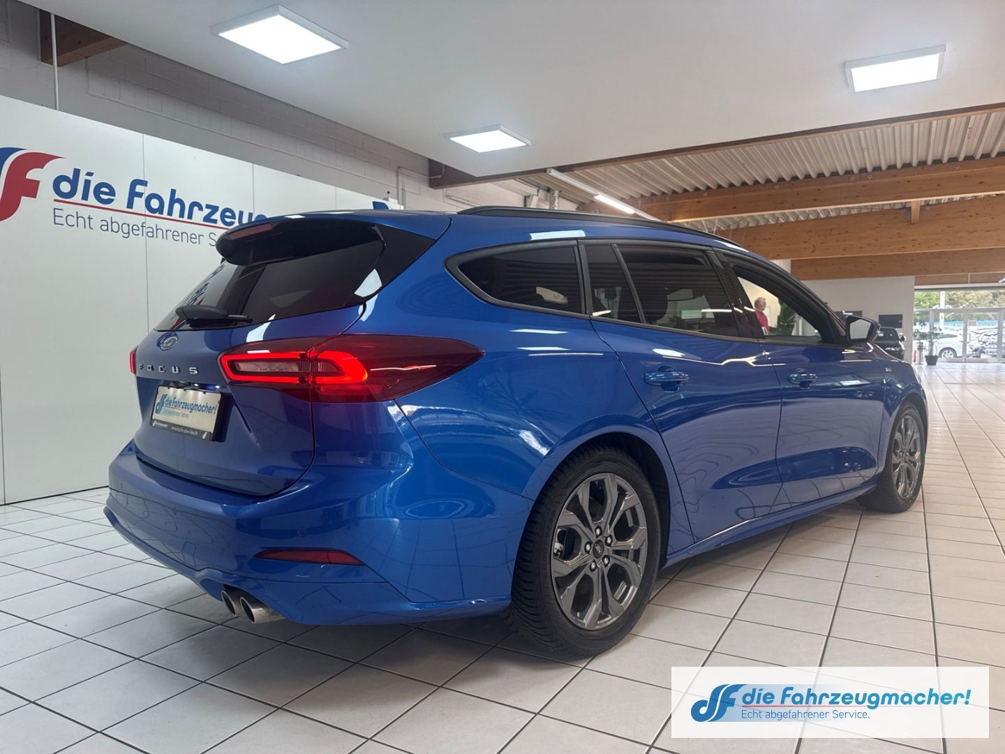 Fahrzeugabbildung Ford Focus Turnier ST-Line Navi LED ACC Apple CarPlay