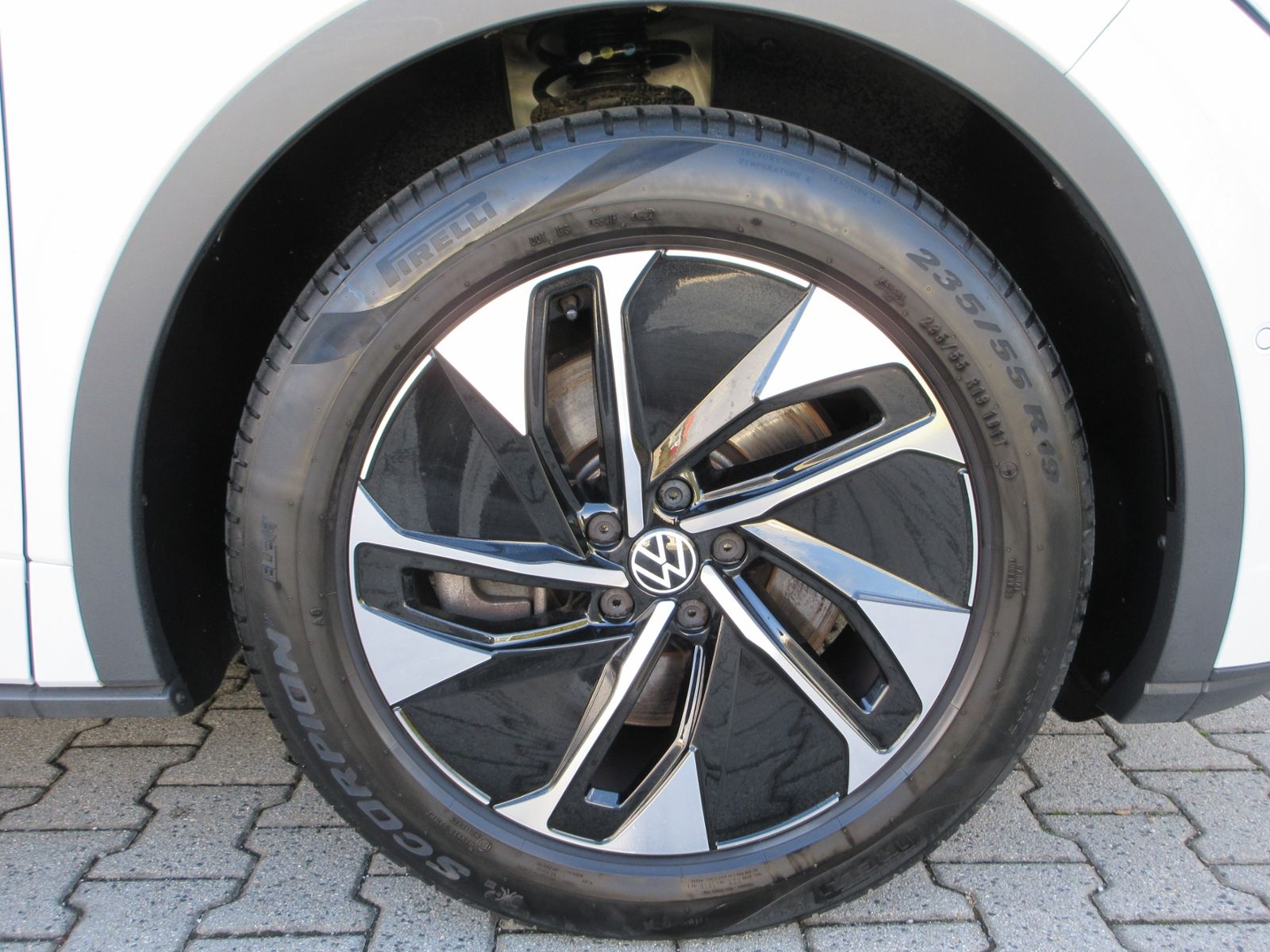 ID.5 Pro Performance 204 PS VOLL WÄRMEPUMPE/AHK/
