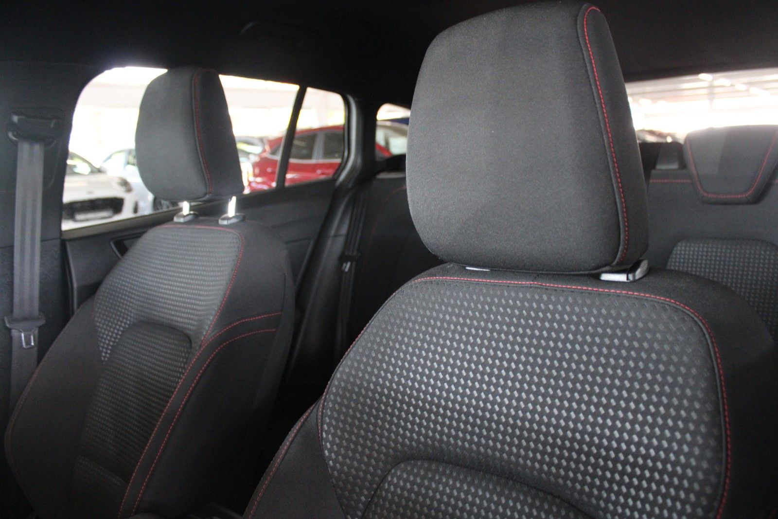 Fahrzeugabbildung Ford Focus ST-Line Aut. LED ACC BLIS WinterPaket uvm.