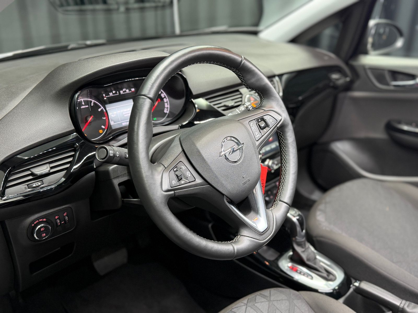 Fahrzeugabbildung Opel Corsa E|Automatik|RF-Kamera|Heizung|Bluetooth
