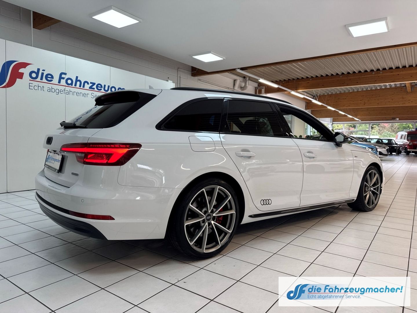 Fahrzeugabbildung Audi A4 Avant quattro sport 3.0 TDI S line S-line Spo
