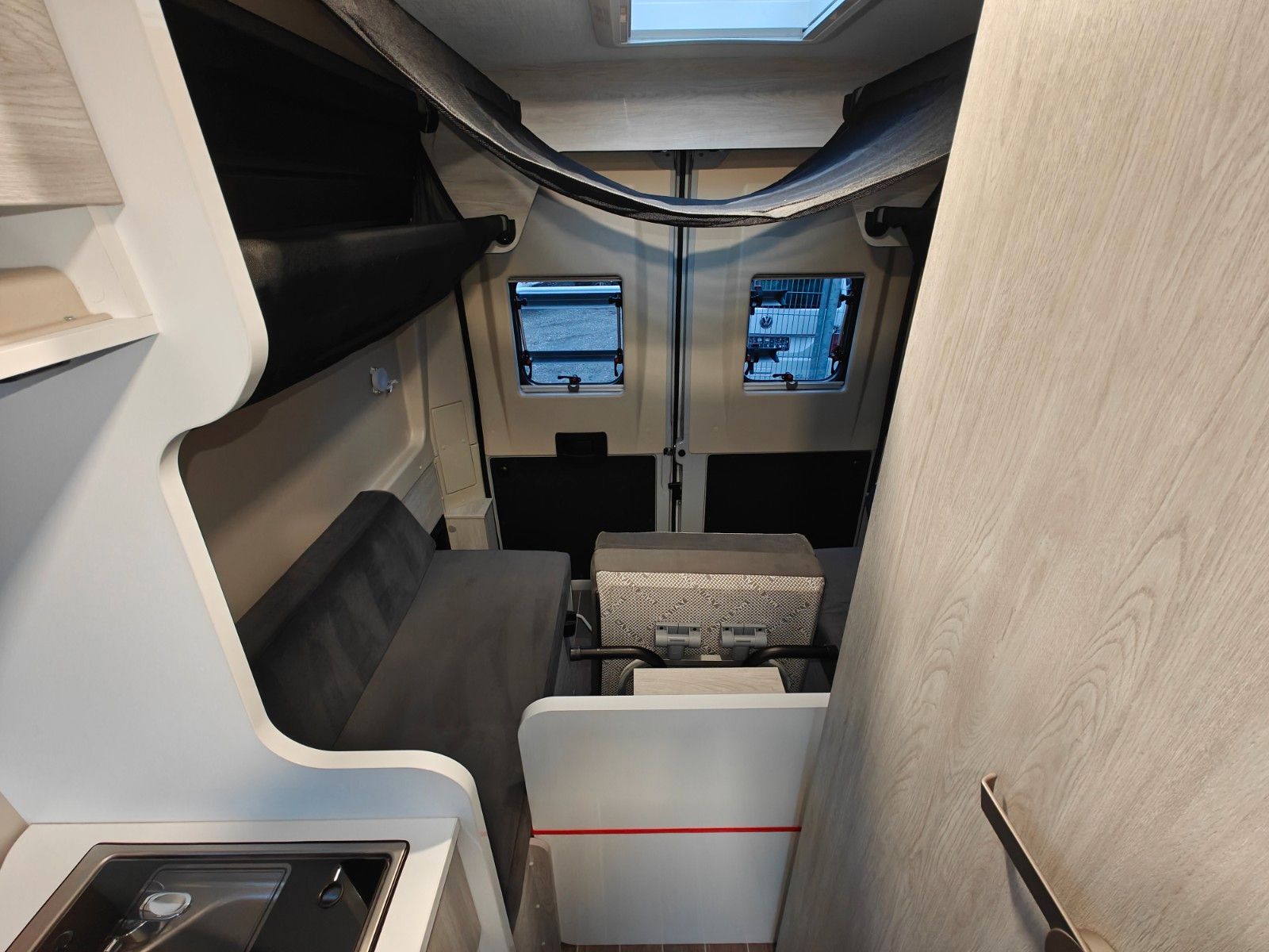 Fahrzeugabbildung Roller Team Livingstone Next 540 - SAT, TV, Solar, Kamera -