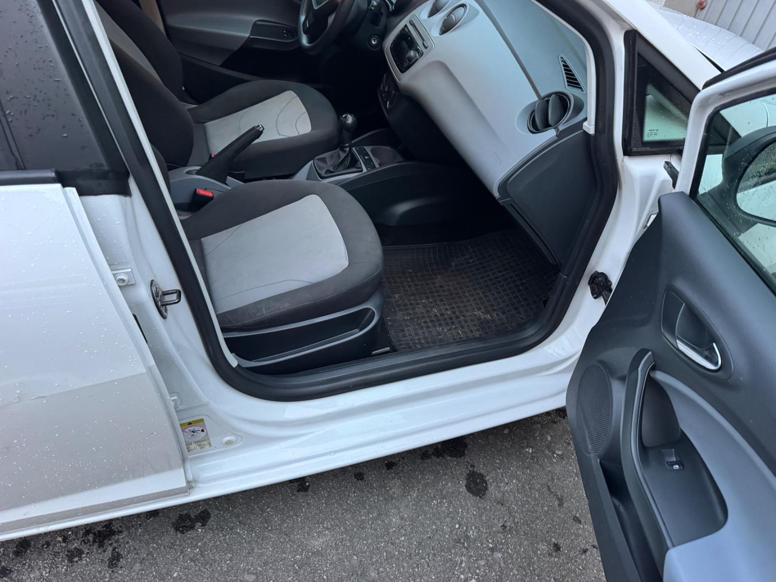 Seat Ibiza 2012 — photo 15