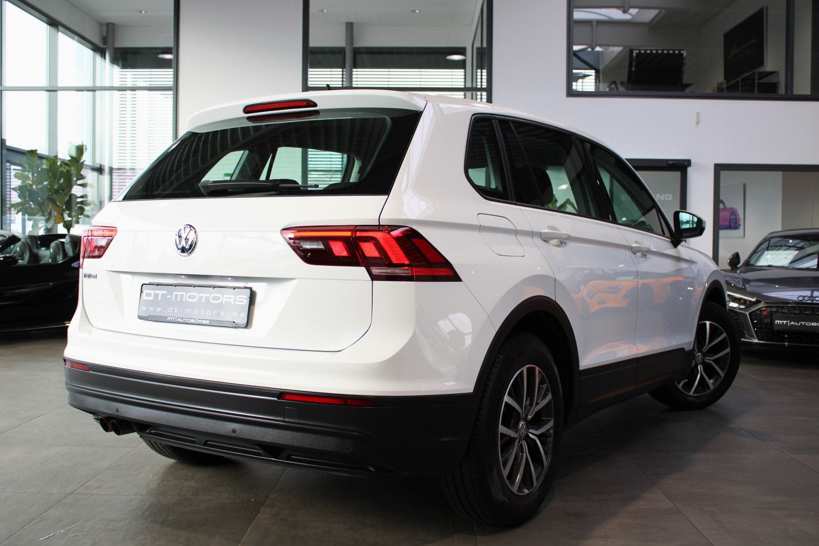 Volkswagen TIGUAN 1.5 TSI ACT + CARPLAY + 8-FACH + 1.HAND! foto 19
