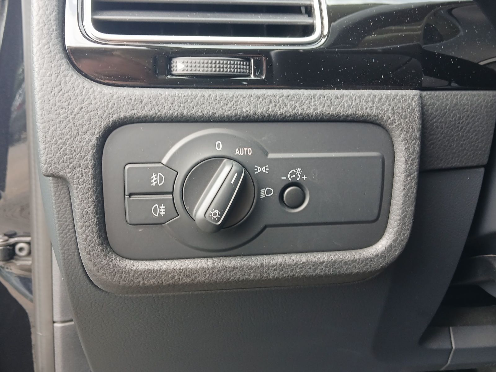 Fahrzeugabbildung Volkswagen Touareg TDI R-Line Terrain Tech 4M Xenon Navi AH