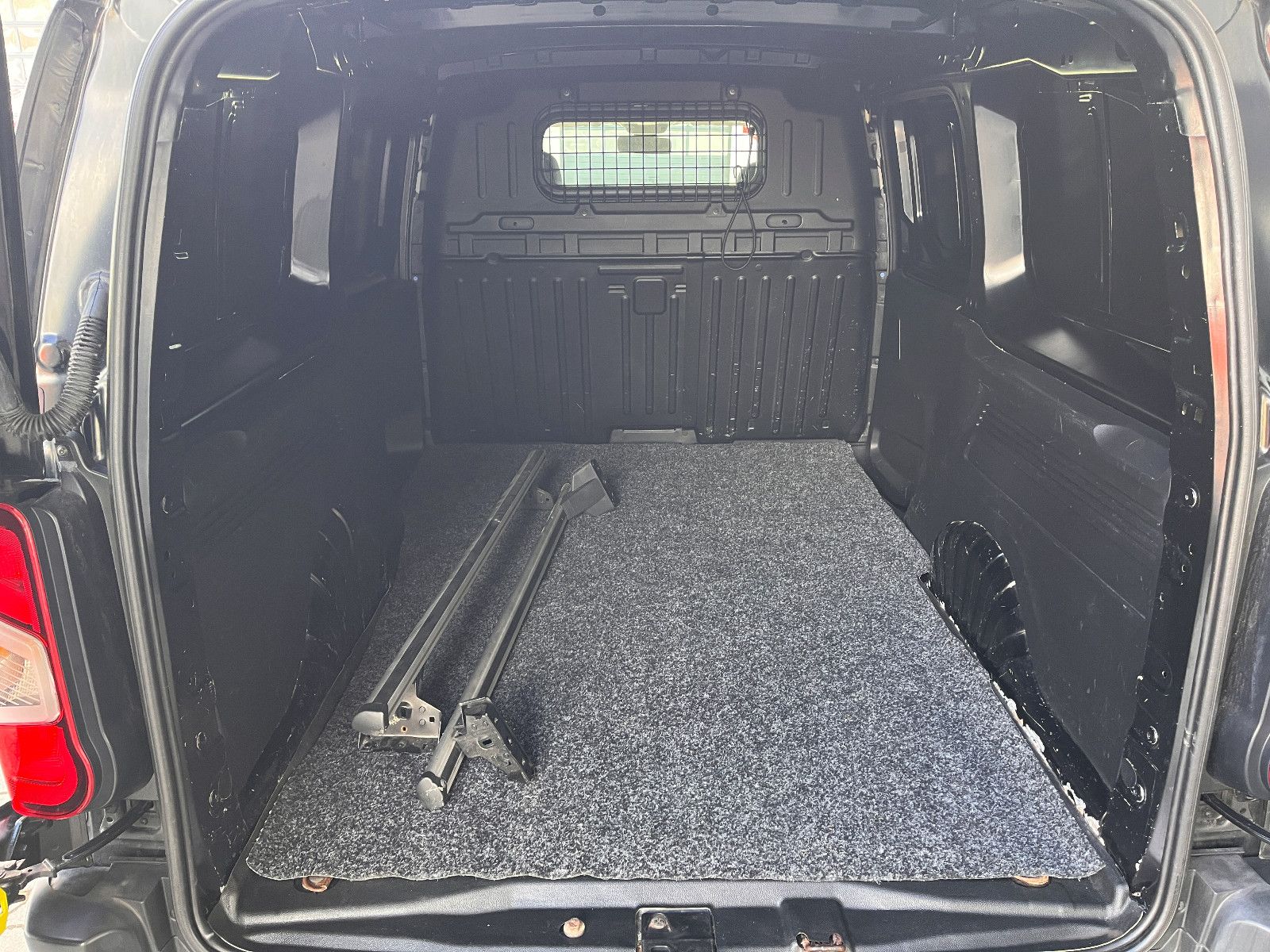 Fahrzeugabbildung Peugeot Partner Premium L2