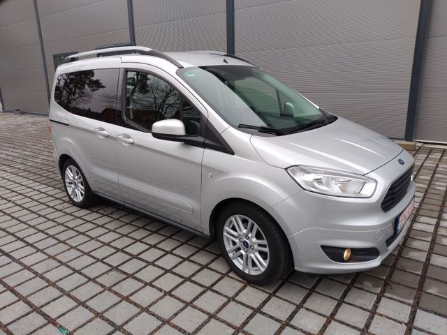 Ford Tourneo Courier Titanium 1.0 EcoBoost