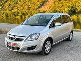 Opel Zafira 1.8 Family Plus*7-Sitzer*Einparkhilfe*SHZ - Opel Zafira: 1.7