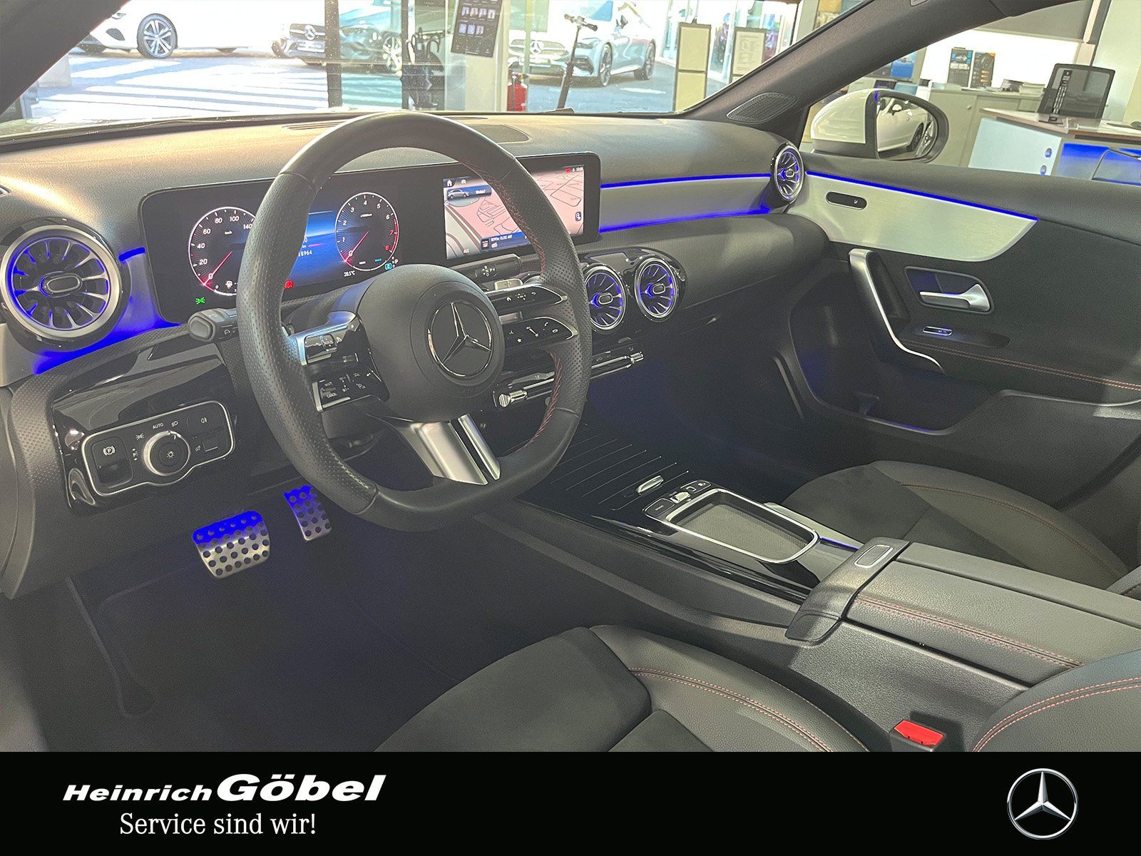 Fahrzeugabbildung Mercedes-Benz A 200 Lim. AMG+PANO+AMBIENTE+LED+KAMERA+WINTER.P
