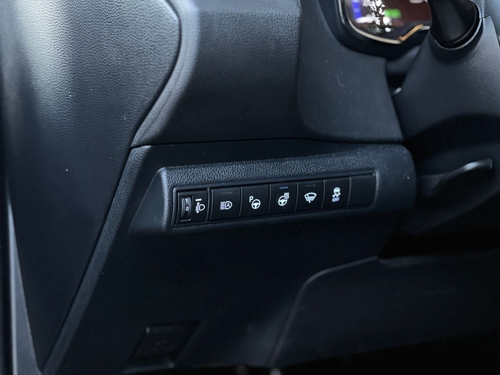 Fahrzeugabbildung Toyota Corolla 2.0 Hybrid Team D JBL LED RFK NAVI SHZ