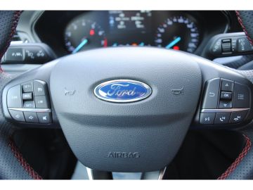 Fahrzeugabbildung Ford Focus 1,0 ST-Line +NAVI-HEAD-UP DISPL.+KAMERA+