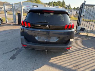 Peugeot 5008 - 5