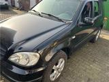 Mercedes-Benz ML320 Benzin TÜV bis Januar 2028 - Mercedes-Benz ML 320 in Duisburg