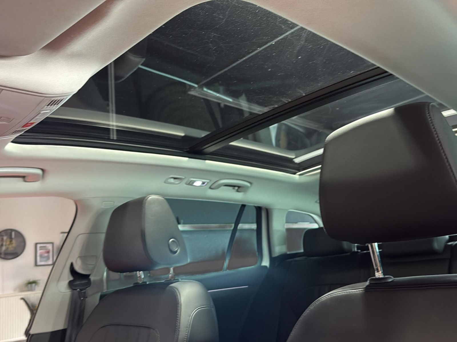 Fahrzeugabbildung SKODA Superb Combi Premium Edition/ AHK