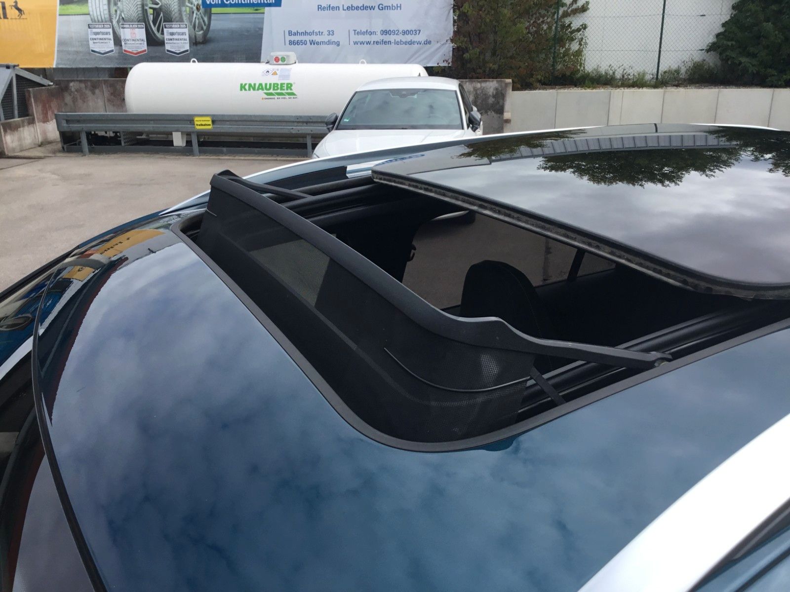 Fahrzeugabbildung Volkswagen Tiguan 2.0 TDI DSG 4M R-Line+AHK+20"+Matrix+Pano