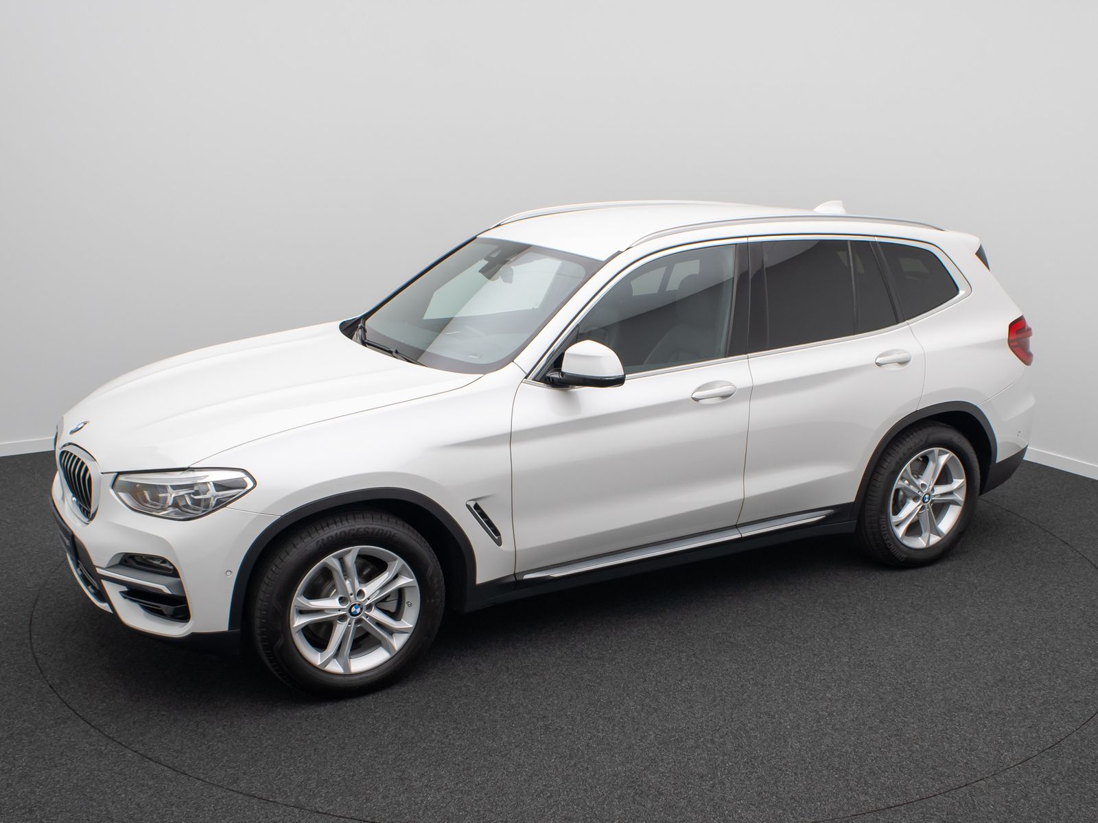 Fahrzeugabbildung BMW X3 xD20d Luxury Line DisplKey DAB Kamera AHK 18"