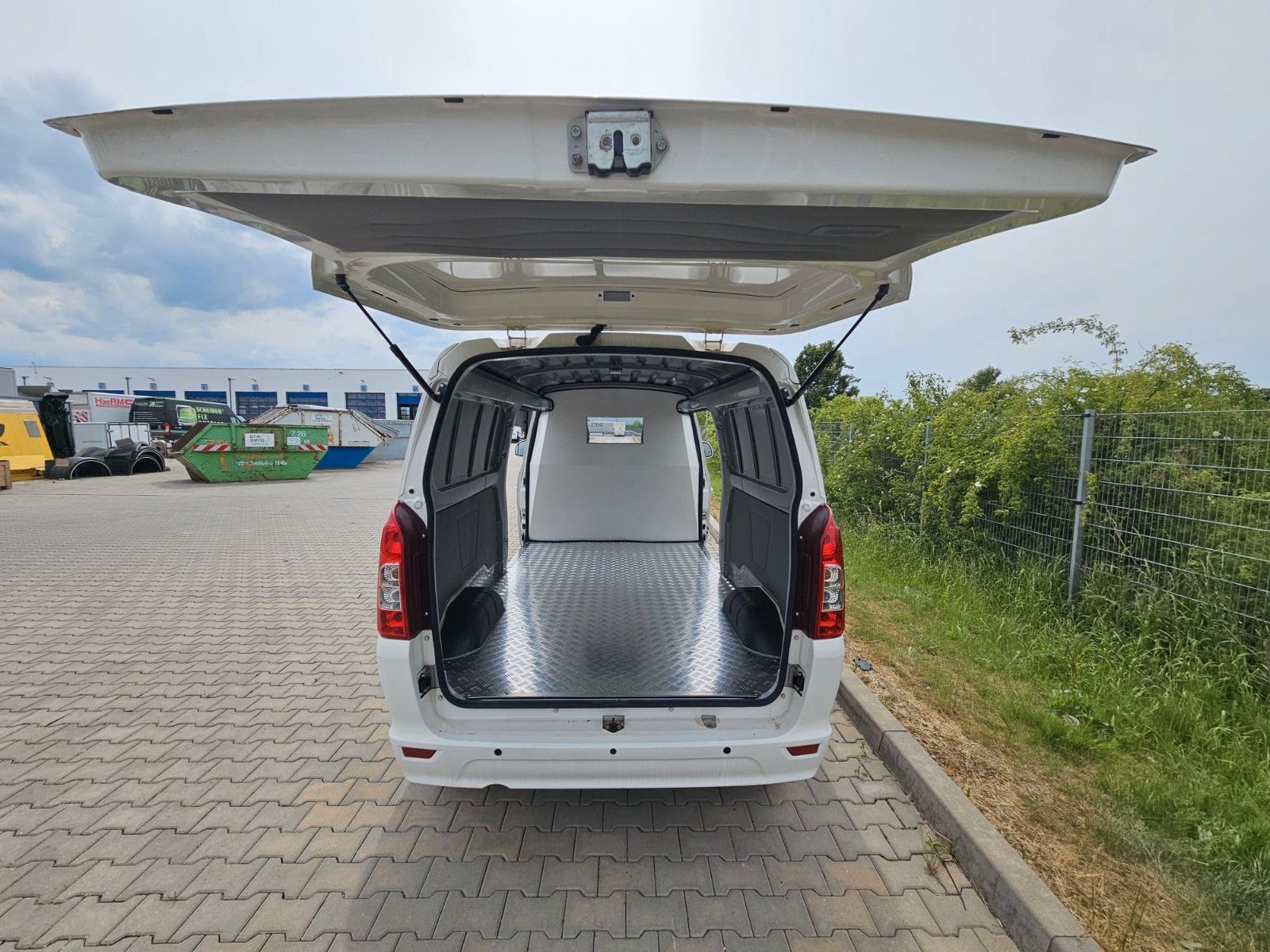 Fahrzeugabbildung Cenntro LS200 Kastenwagen