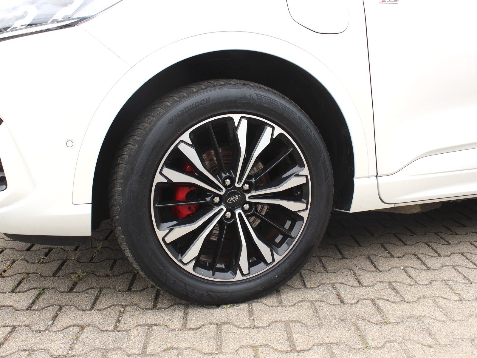 Fahrzeugabbildung Ford Kuga Plug-In Hybrid ST-Line X 2,5 Duratec