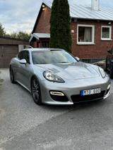 Porsche Panamera Turbo S Turbo S - silberne Porsche Panamera