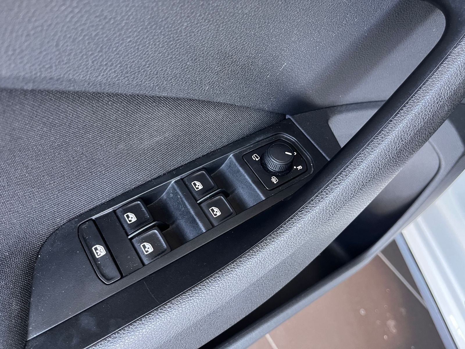 Fahrzeugabbildung SKODA Kamiq Monte Carlo PANO LED NAVI ALU