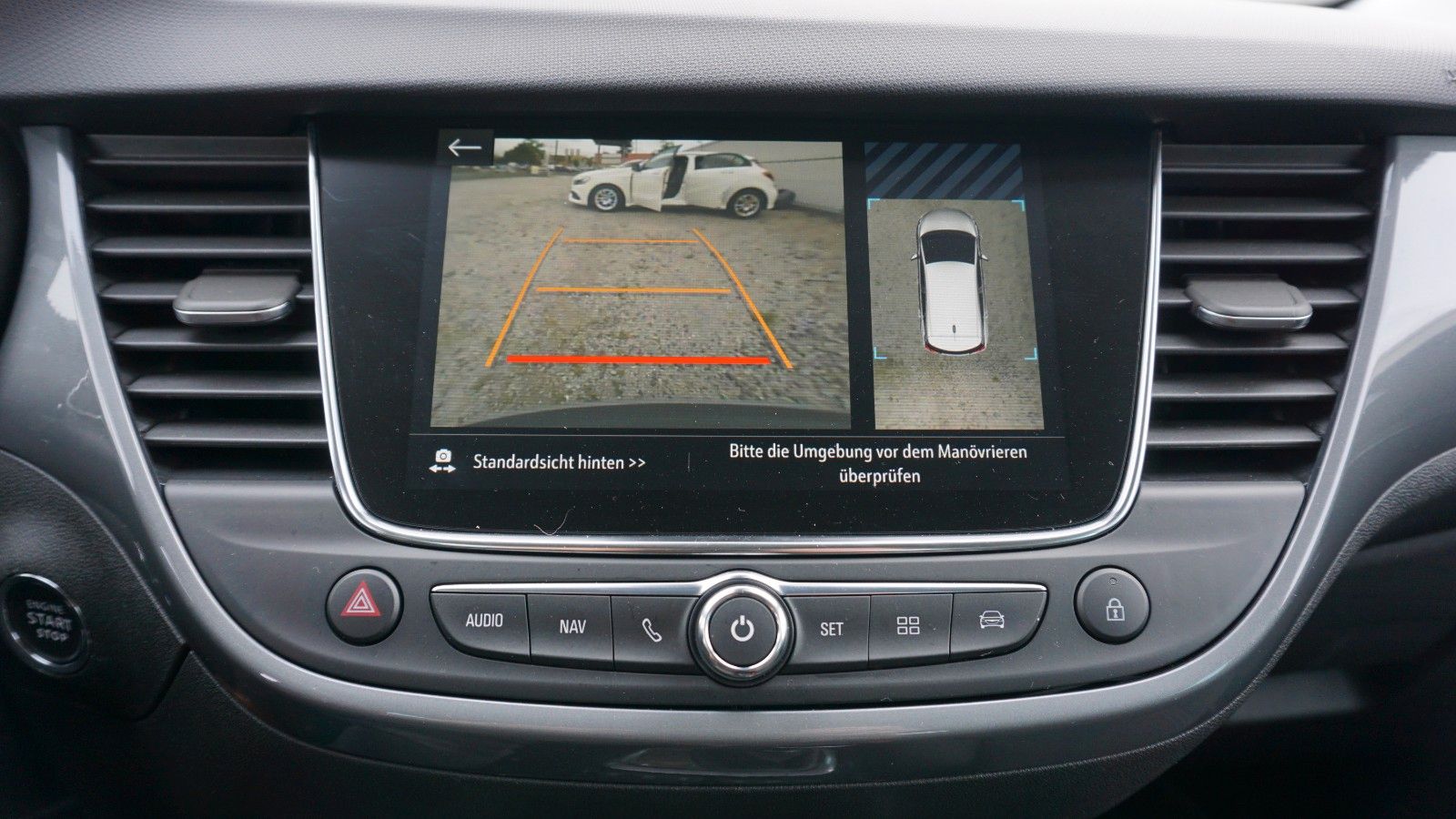 Fahrzeugabbildung Opel Crossland (X) Ultimate, Head Up, Navi, Leder