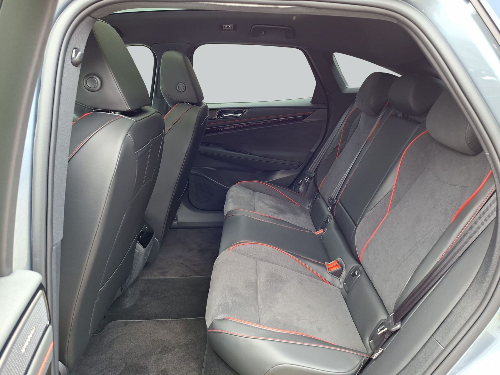 Volkswagen ID.7 GTX 4Motion NAVI AHK 360° PANO WÄRMEP foto 13