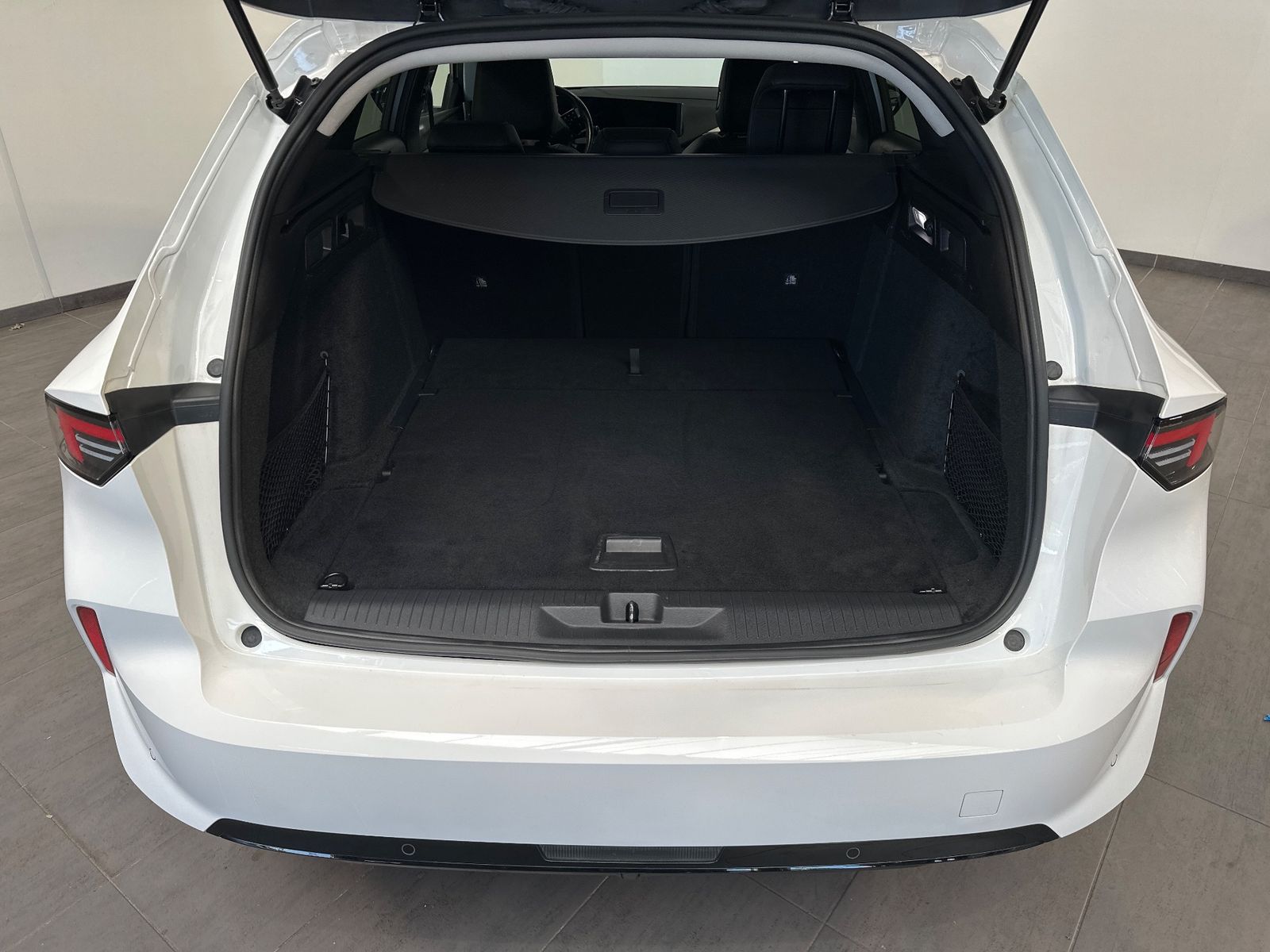 Fahrzeugabbildung Opel Astra SpT 1.5 D Aut. Business Elegance NAV+LED