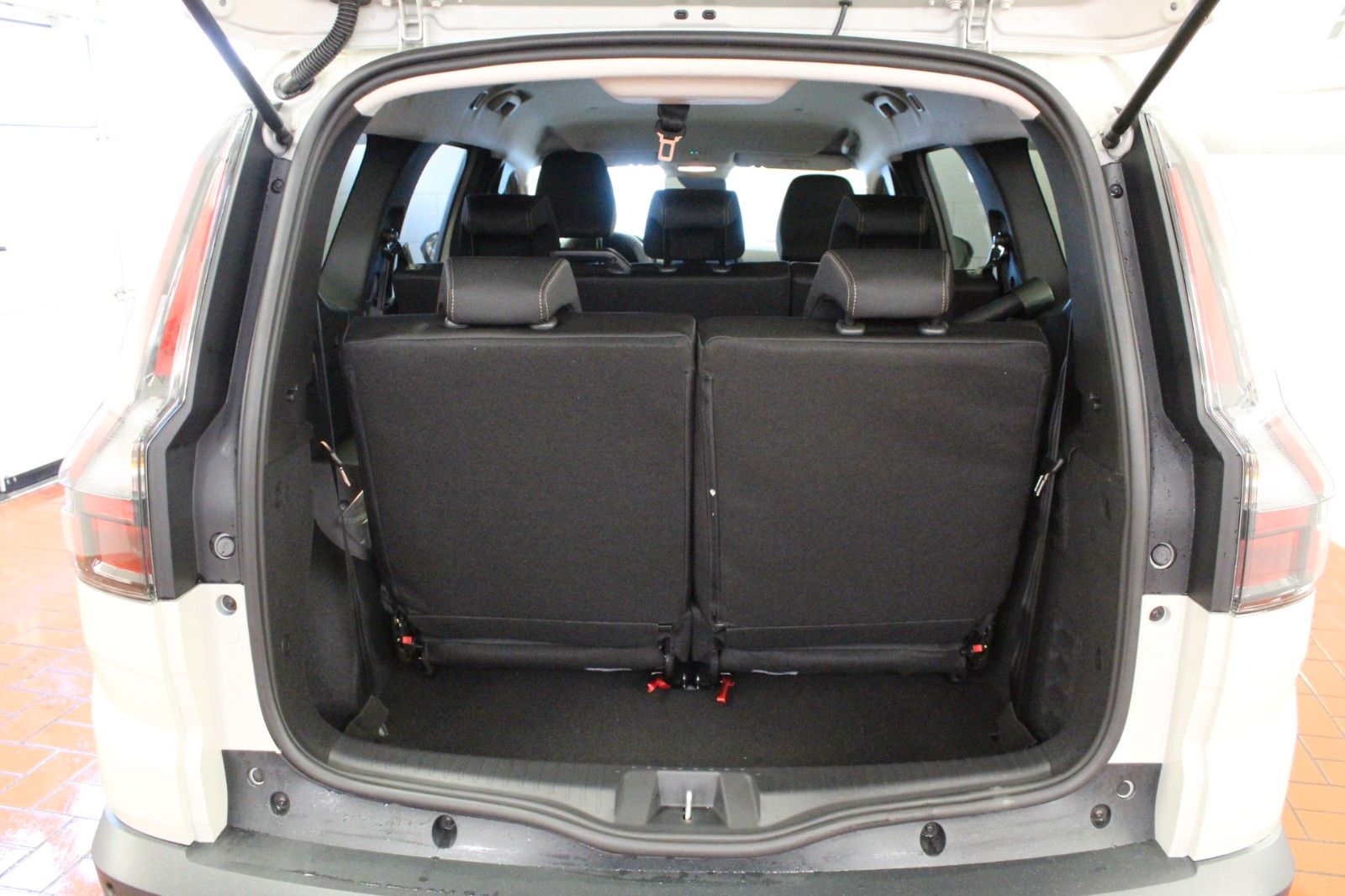 Fahrzeugabbildung Dacia Jogger TCe 110 Extreme 7-Sitzer  MY26 *Winterp.*