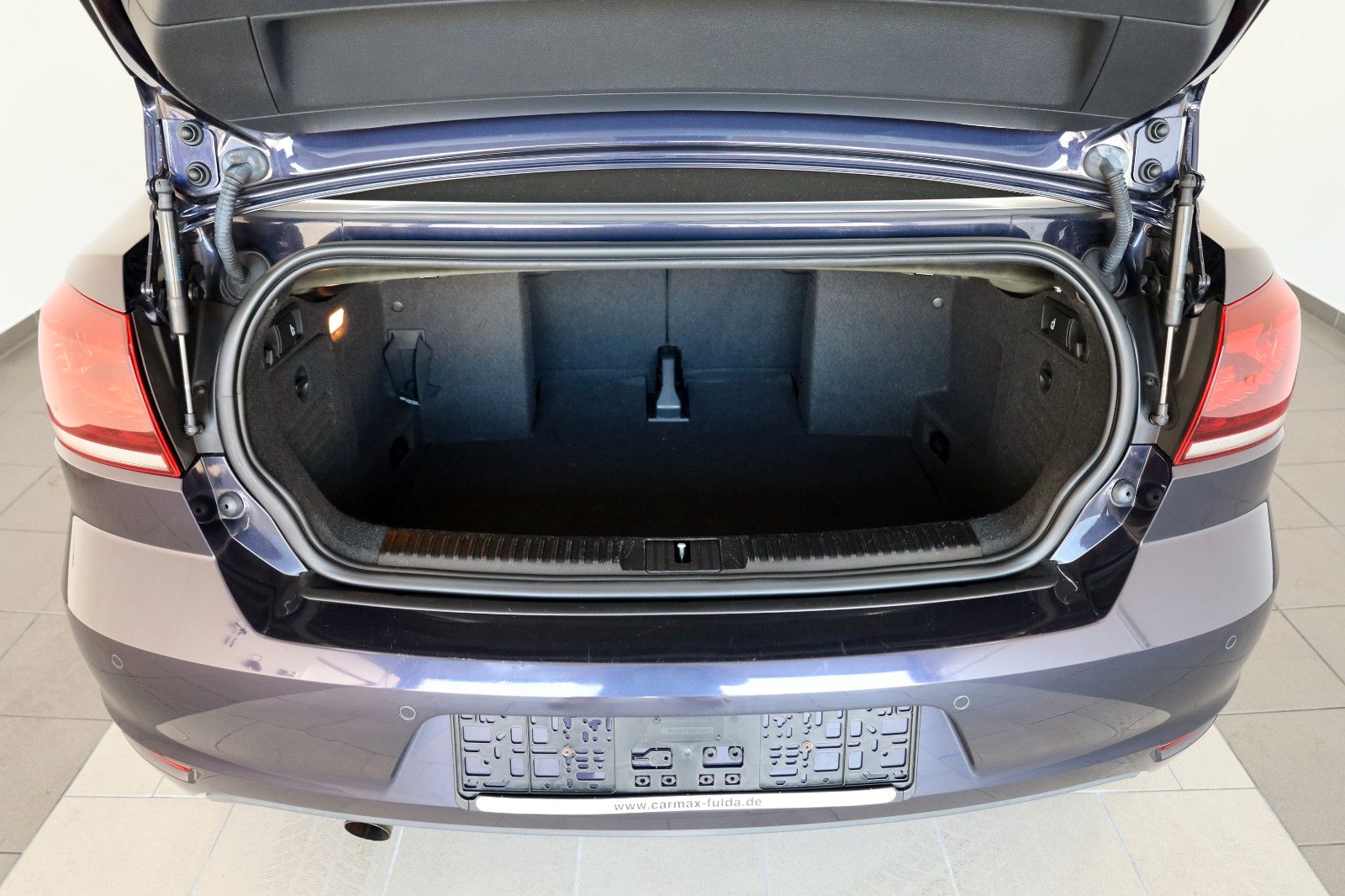 Fahrzeugabbildung Volkswagen Golf VI Cabriolet Cup Navi,SH,Kamera,PDC,SR+WR