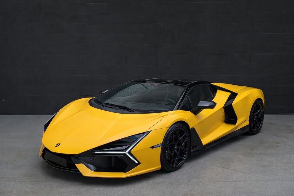 Image of Lamborghini Revuelto