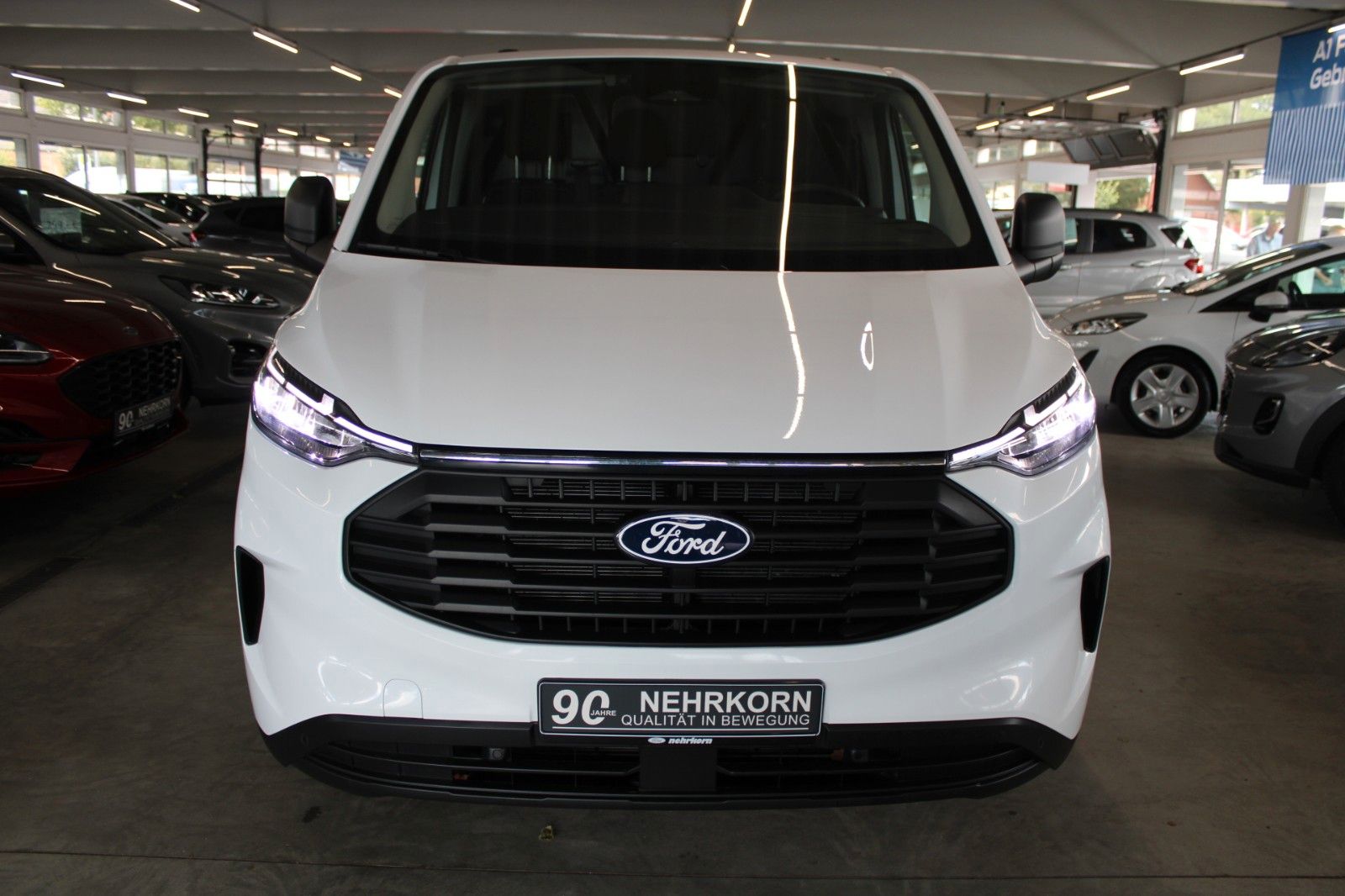 Fahrzeugabbildung Ford Transit Custom L1 TREND LED NAVI CAM ACC SHZ uvm
