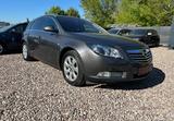 Opel Insignia A Sports Tourer Innovation2.0 Automatik - Opel Insignia aus 2011: Sports Tourer