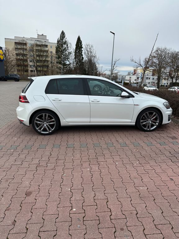 Image of Volkswagen Golf