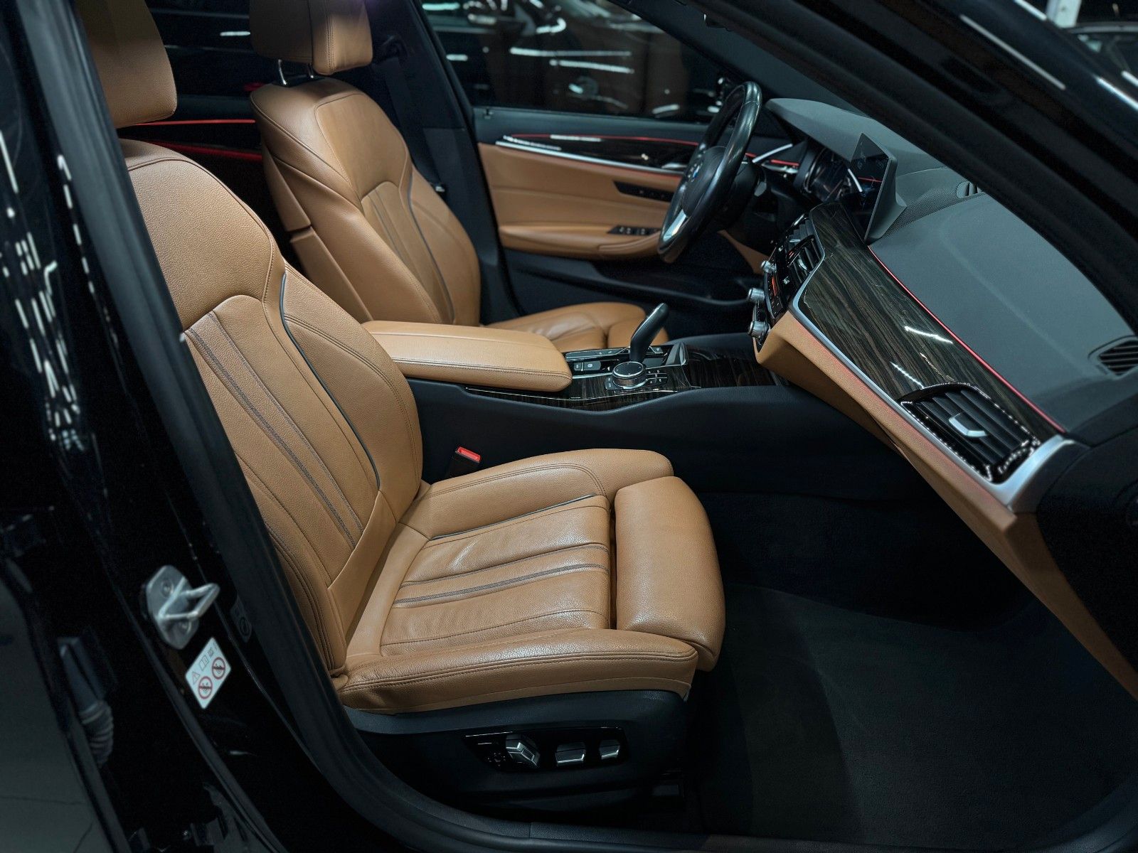 Fahrzeugabbildung BMW 530D Touring Sport Line Voll+AHK+Garantie