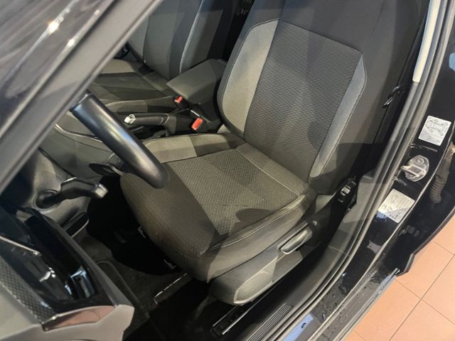 Fahrzeugabbildung Volkswagen Polo 1.0 TSI DSG LIFE KESSY NAVI GJR