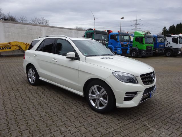 Mercedes-Benz ML 350 CDI BlueTec.  AMG Paket