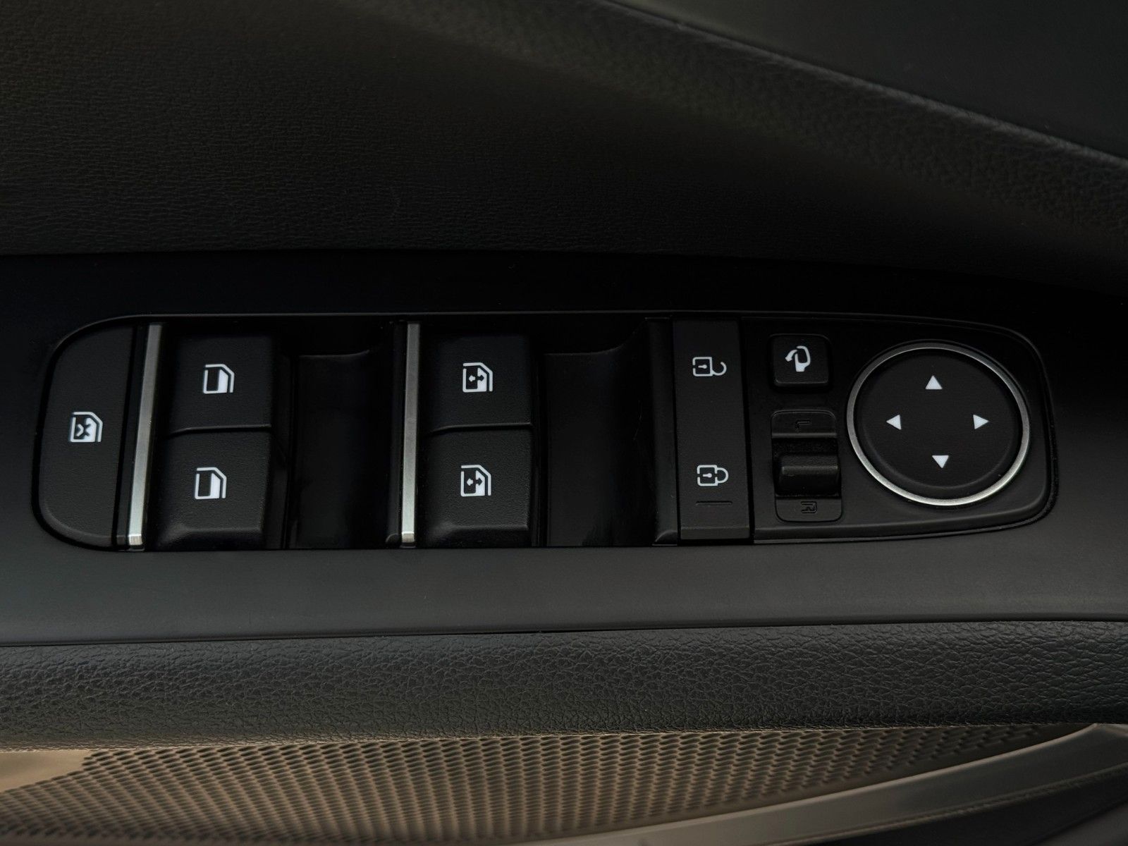 Fahrzeugabbildung Kia e-Soul Spirit Pano CarPlay H&K CAM ACC SHZ SBL