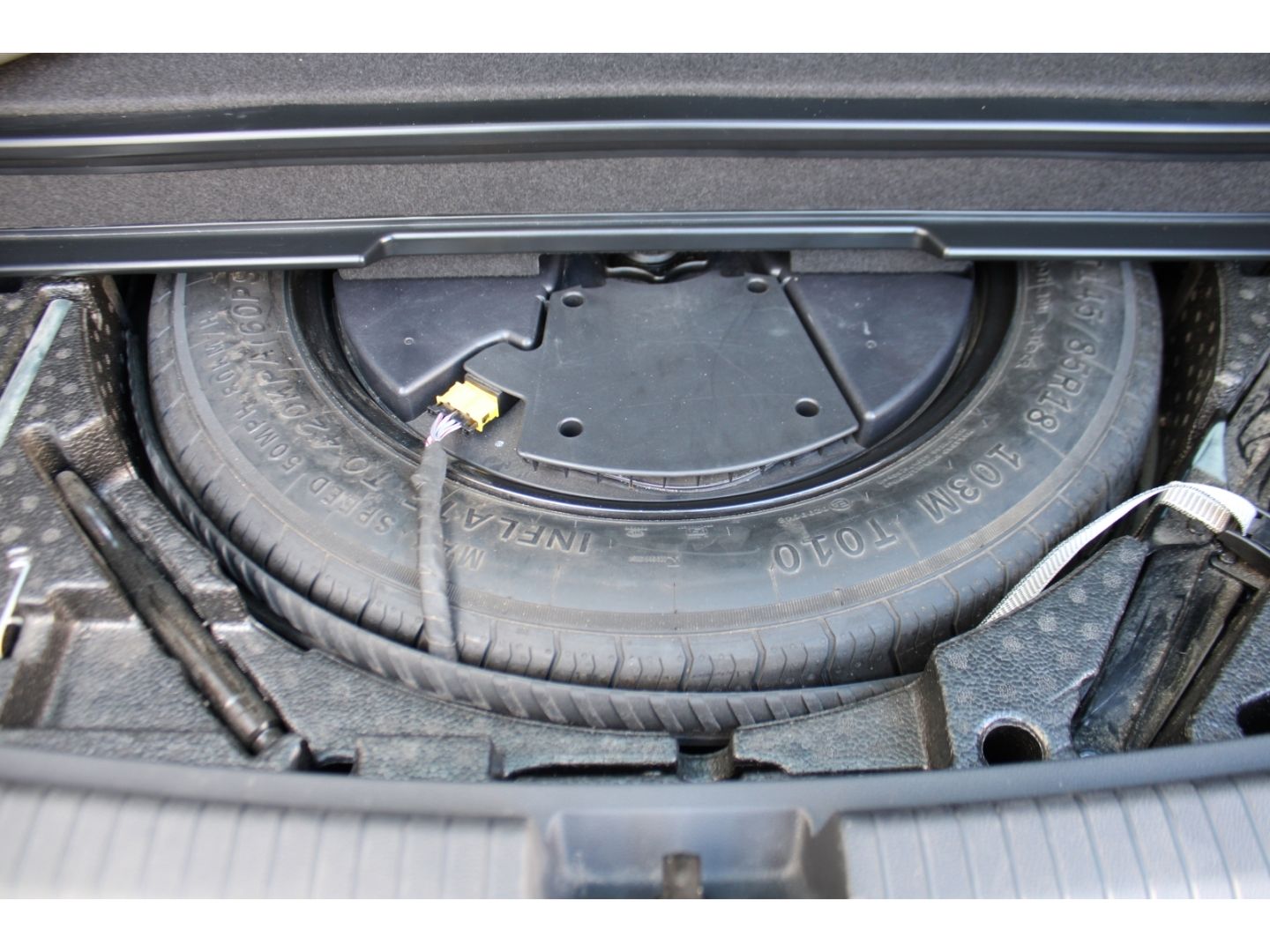 Fahrzeugabbildung SEAT Tarraco Xcellence 4Drive Pano LED ACC AHK StHZg