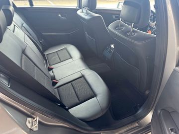 Mercedes E 200 - 8
