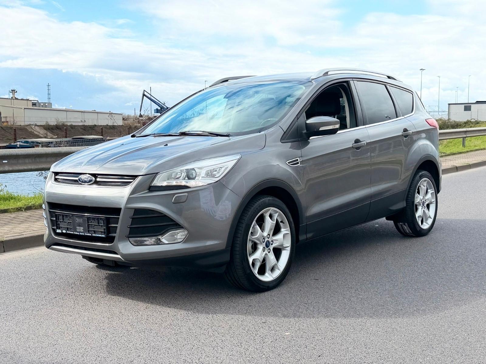 Ford Kuga Titanium/TÜV NEU/SERVICE NEU/PDC/WENIG KM