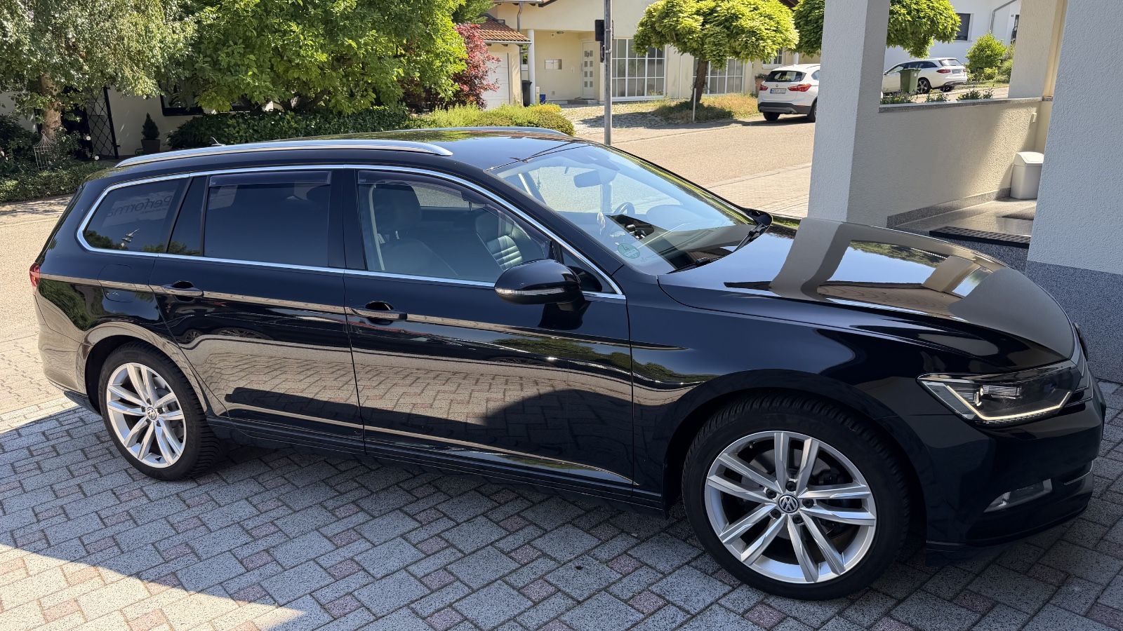 VW Passat VariantDSG, LED, Leder, AHK, SH-gepfl. 