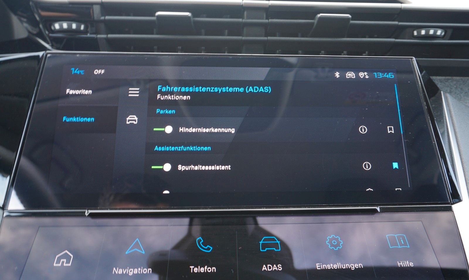 Fahrzeugabbildung Peugeot 308 SW Hybrid 180 Allure T.Leder,Navi,LED,SH,Kam