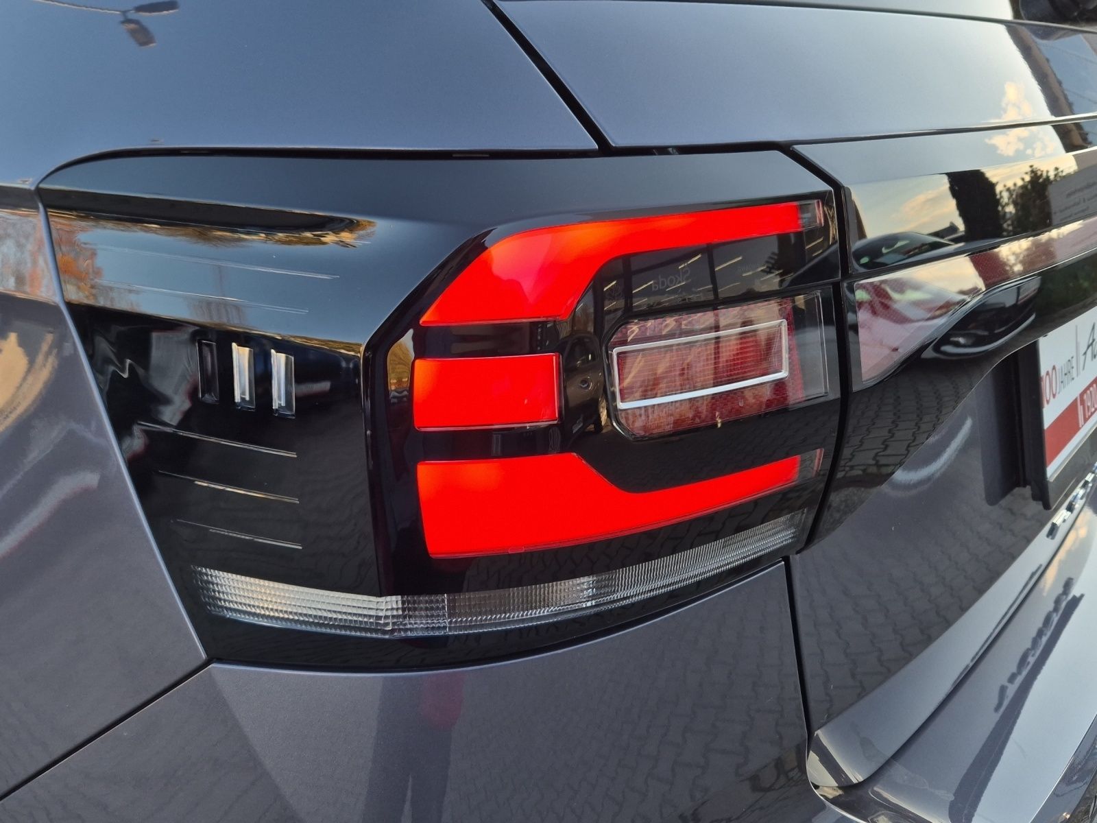 Fahrzeugabbildung Volkswagen T-Cross 1.0 TSI Move DSG LED AHK ACC Navi RearVi