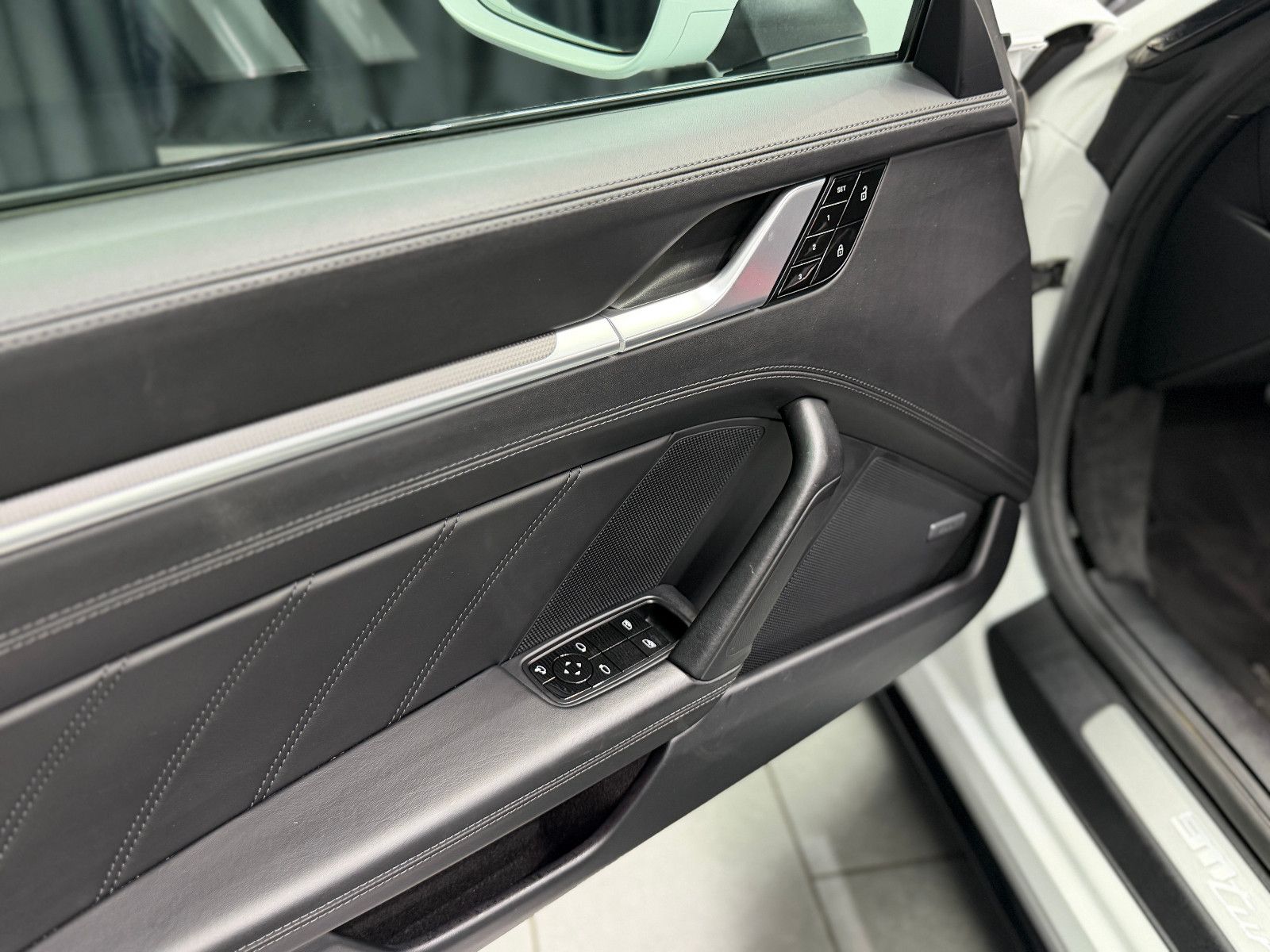 Fahrzeugabbildung Porsche 992 Turbo S|AERO-PAKET|BRABUS|BOSE|ACC|KW