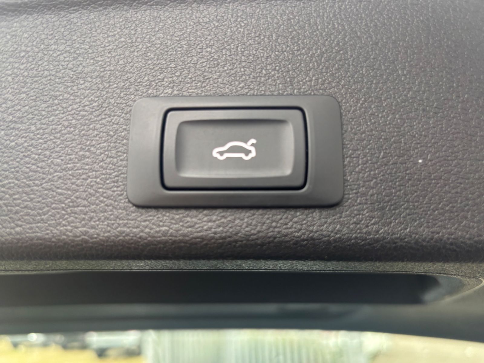 Fahrzeugabbildung Audi A4 Avant 35 TDI S line NAVI Carplay